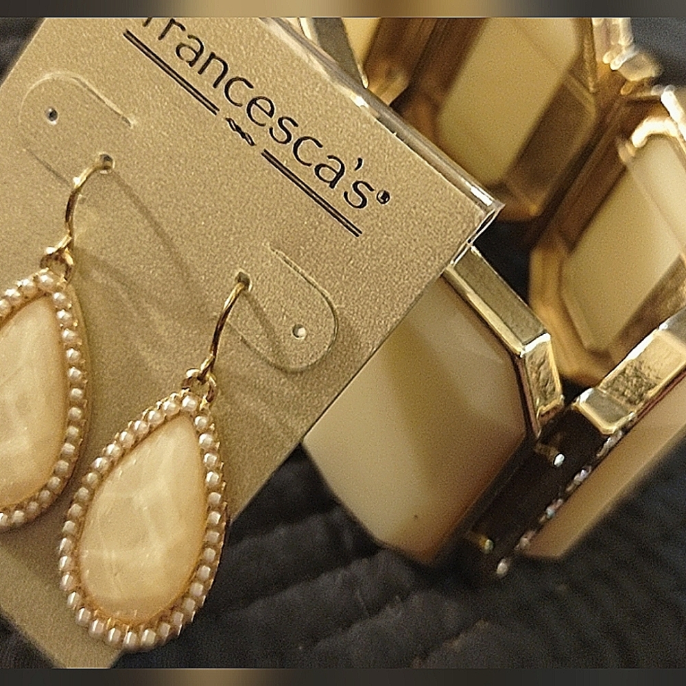 Bracelet and earrings pair